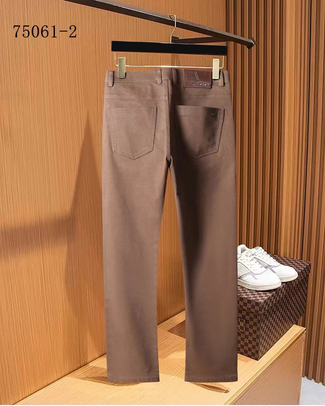 Zegna杰妮亚 2025秋冬亚洲专柜系列最新款！高端订制修身偏小脚休闲裤 定制五金辅料 日常商务时尚休