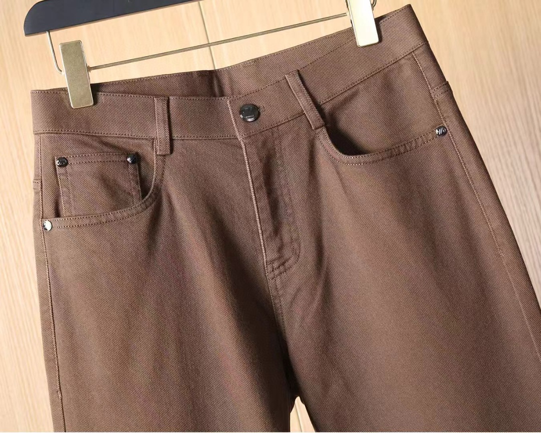 Zegna杰妮亚 2025秋冬亚洲专柜系列最新款！高端订制修身偏小脚休闲裤 定制五金辅料 日常商务时尚休