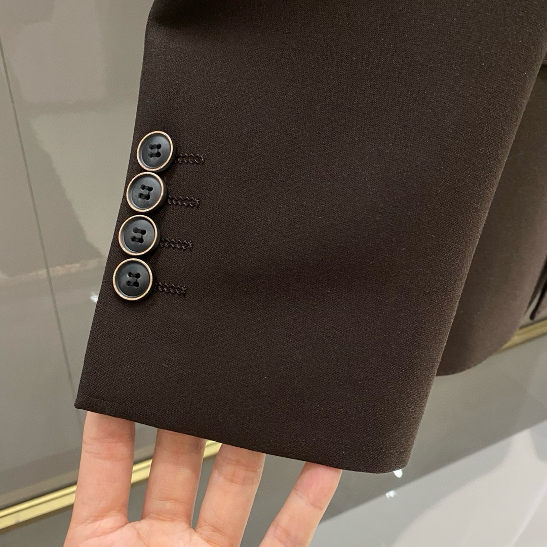 LV驴家 咖色双排扣套西 25Fw秋冬季新款咖色套装西服西装套装 -Loui*s男士套西潮流时尚的职场风