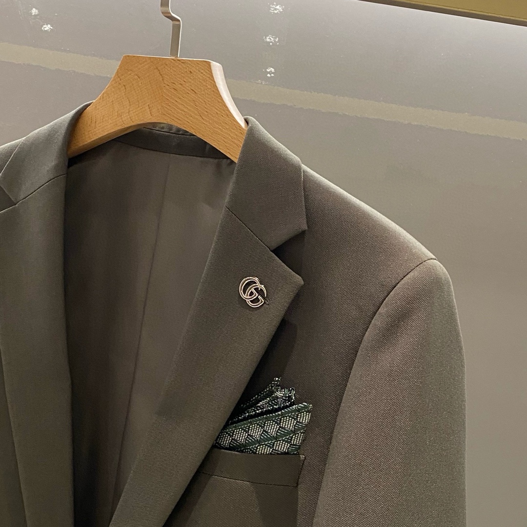 Gucc G家 25Fw秋冬季新款套装西服西装套装 -GUCC男士套西潮流时尚的职场风格，商旅精英衣橱必