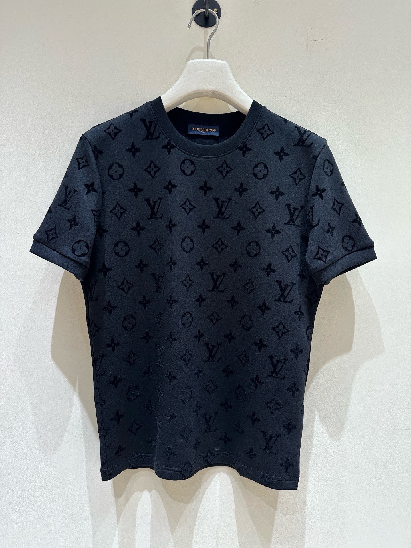 루이비통 로고 자수 라운드넥 니트 1392 Louis Vuitton T Shirt