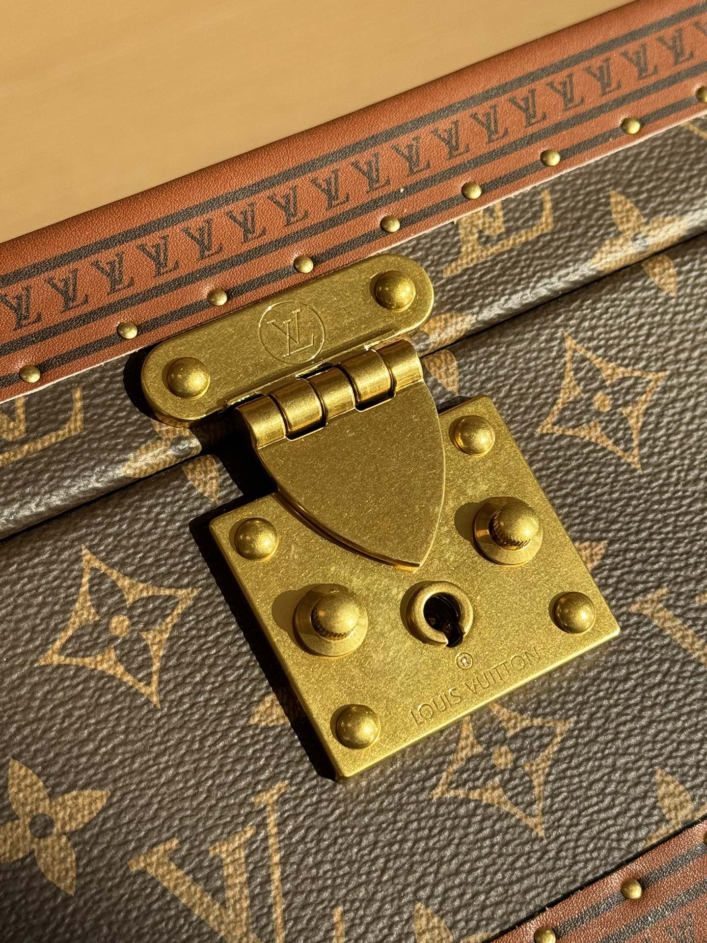 Louis Vuitton Haute Couture Classic Luxury Handbag Shoulder Crossbody 4