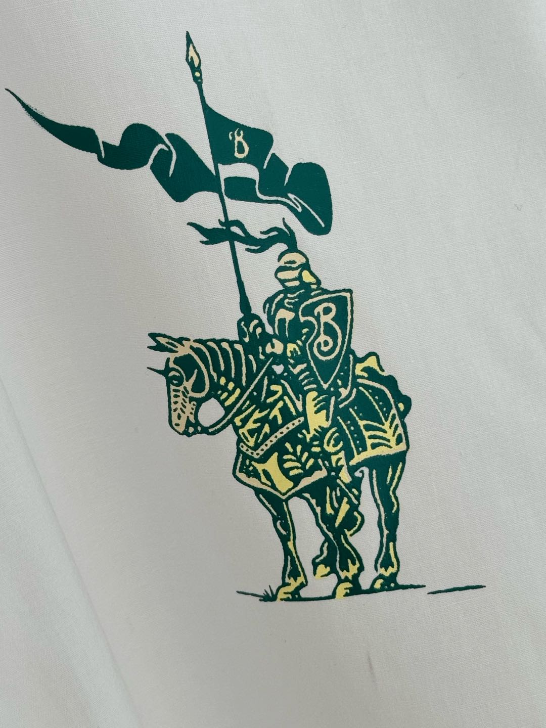  白色、