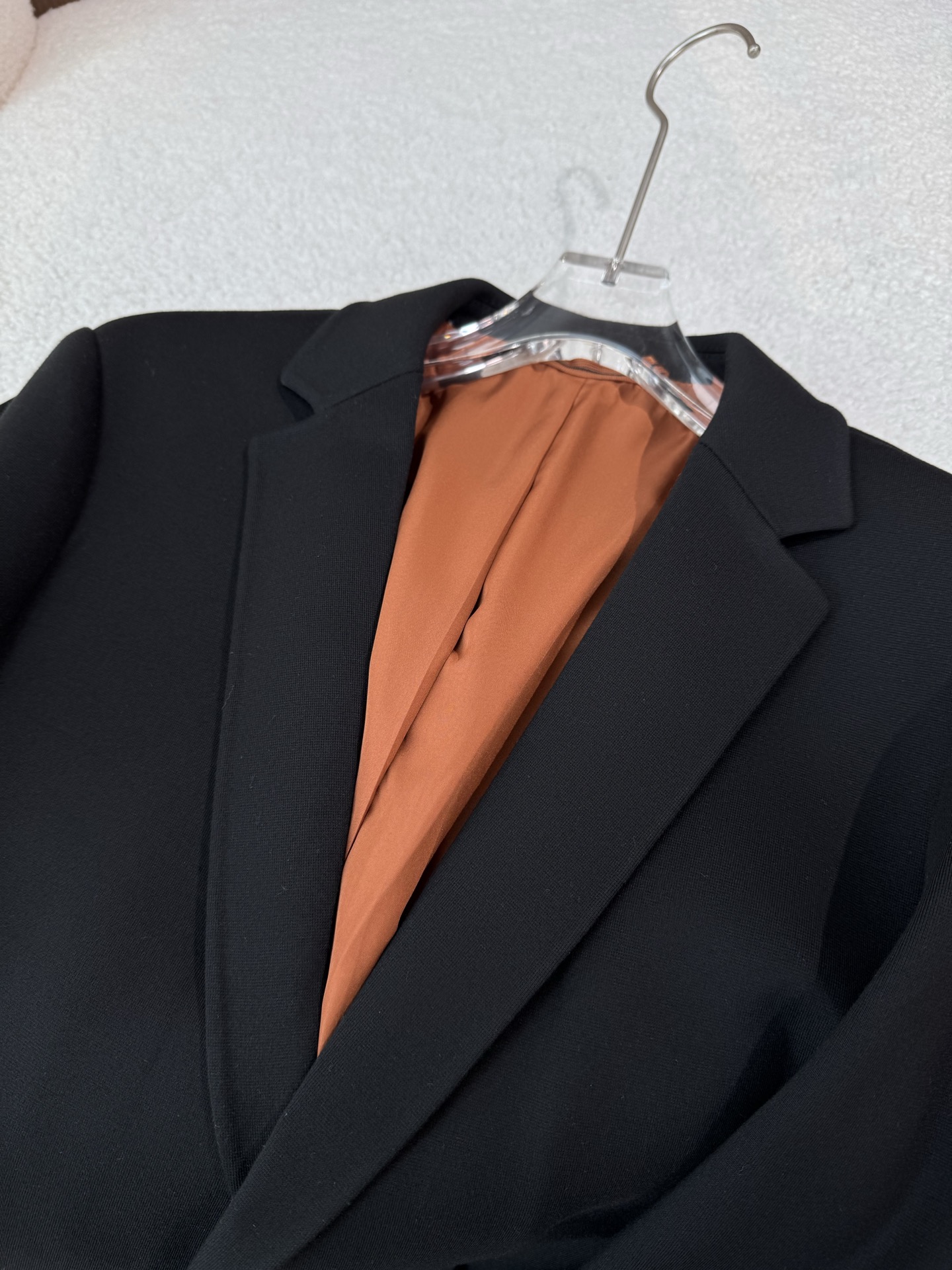 NO:501630,Classic suit collar design, smooth and natural lines, can modify the wearer's neck lines;, business suit, alexander wang19860909经典的西装领设计,线条流畅自然,能够修饰穿着者的颈部线条；,,business suit,alexander wang,Men's clothing