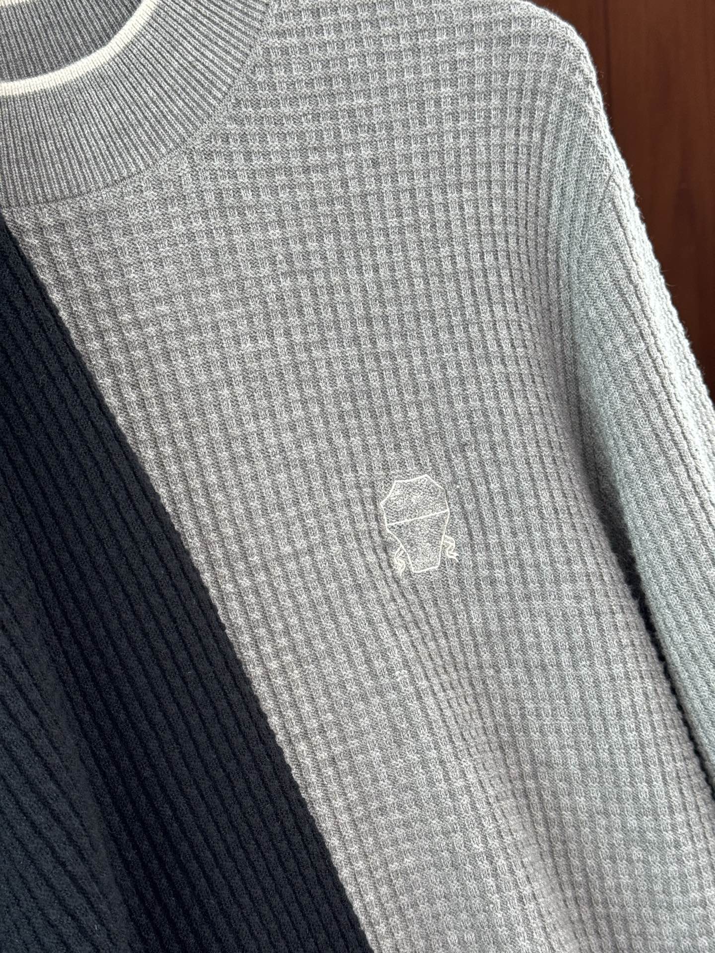 BC/布鲁内诺·库奇内利 25新品男士针织衫上衣圆领羊毛毛衣三个颜色：米白色 黑色 浅灰色采用100%羊