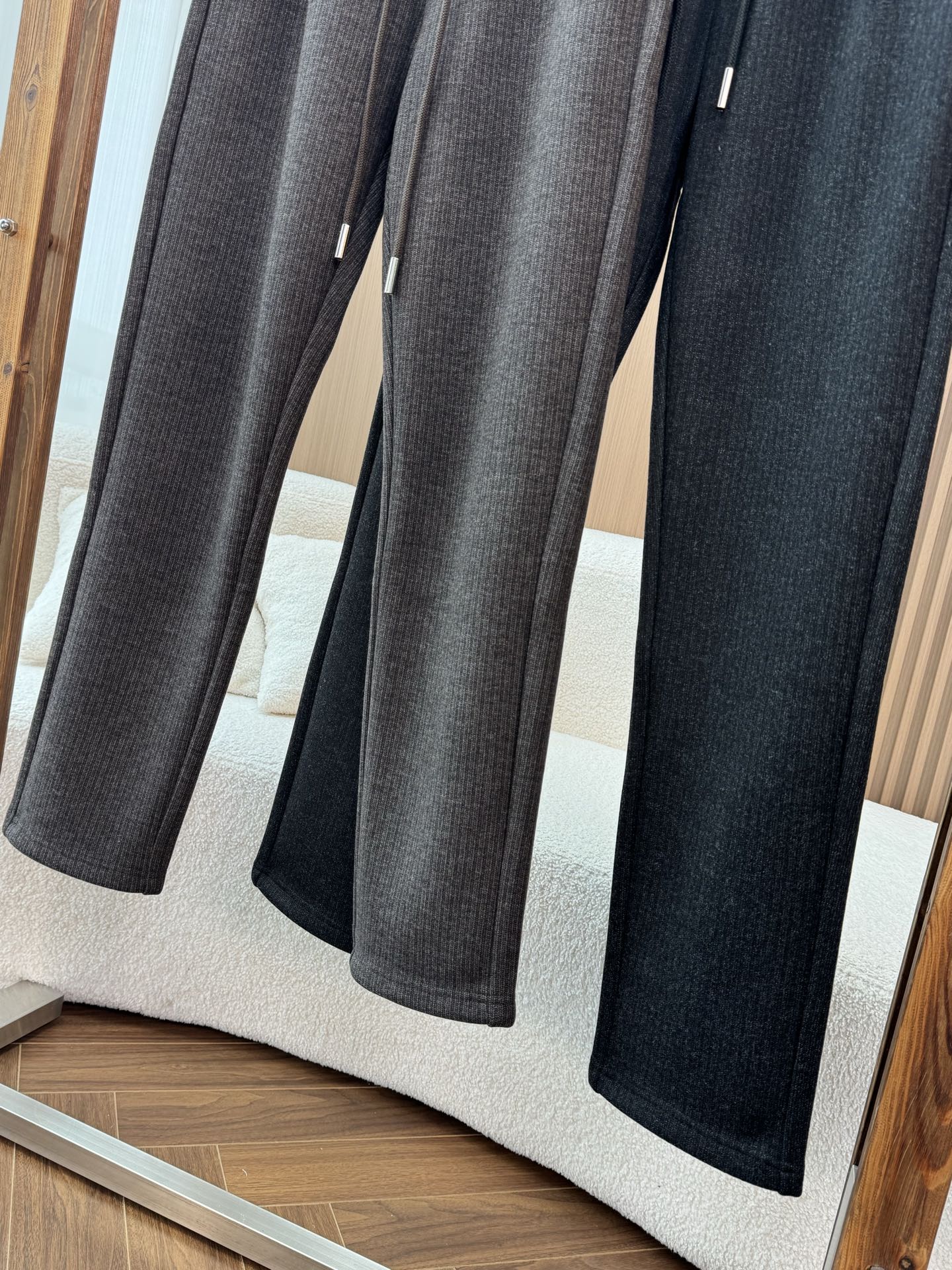 （加厚）lP🆕/诺悠偏雅 26秋冬新款字母羊毛混纺抽绳加绒休闲裤直筒长裤两个颜色：有咖色和黑色两种经典配