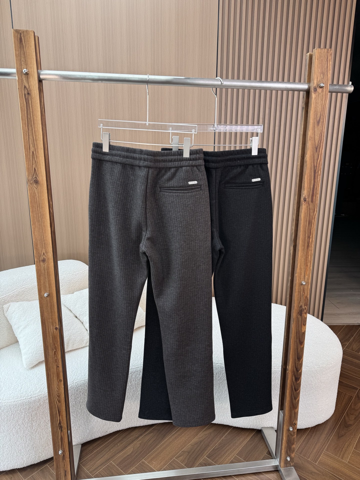 （加厚）lP🆕/诺悠偏雅 26秋冬新款字母羊毛混纺抽绳加绒休闲裤直筒长裤两个颜色：有咖色和黑色两种经典配