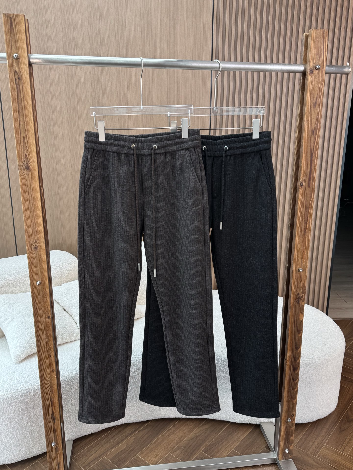 （加厚）lP🆕/诺悠偏雅 26秋冬新款字母羊毛混纺抽绳加绒休闲裤直筒长裤两个颜色：有咖色和黑色两种经典配