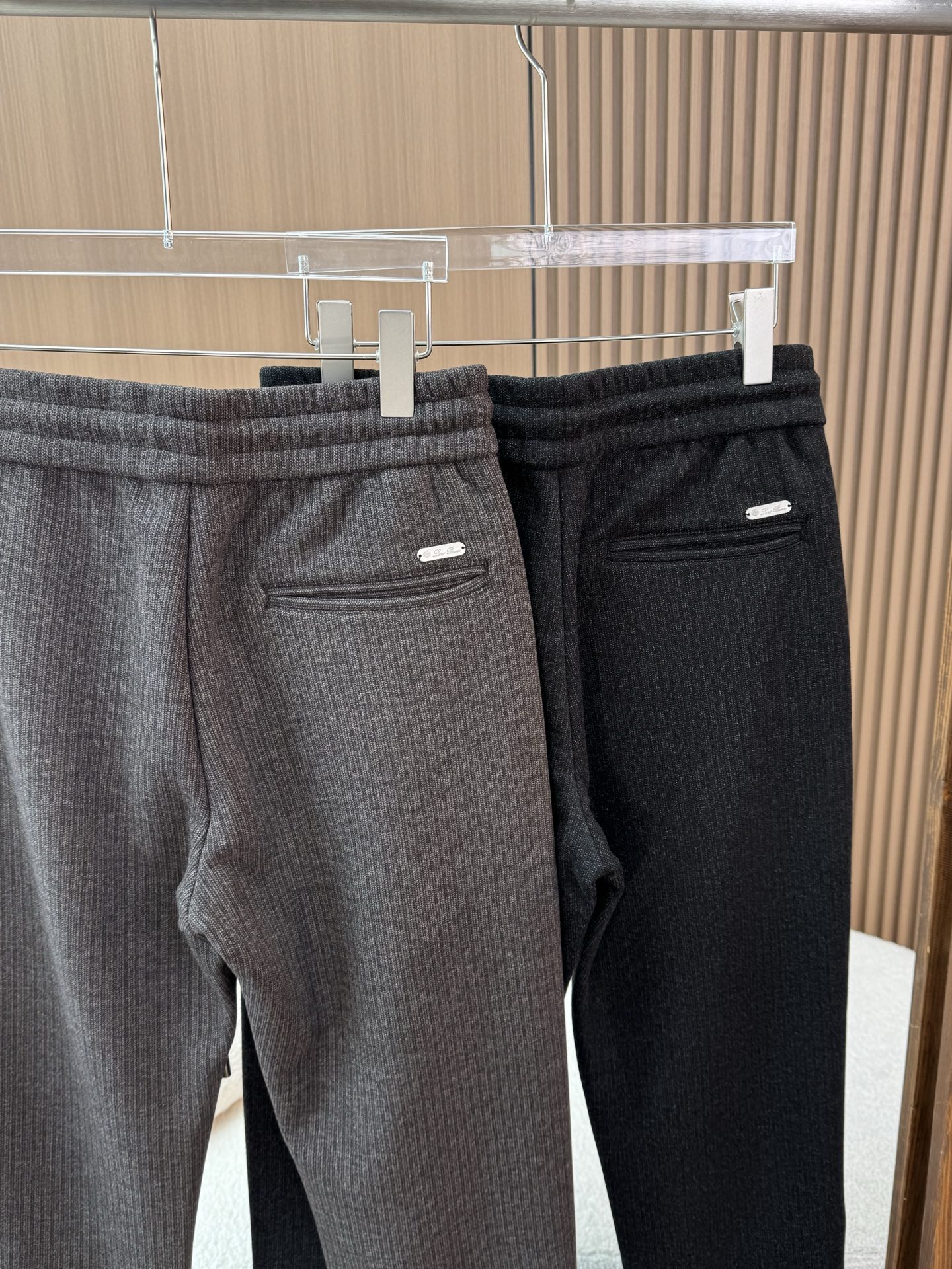 （加厚）lP🆕/诺悠偏雅 26秋冬新款字母羊毛混纺抽绳加绒休闲裤直筒长裤两个颜色：有咖色和黑色两种经典配