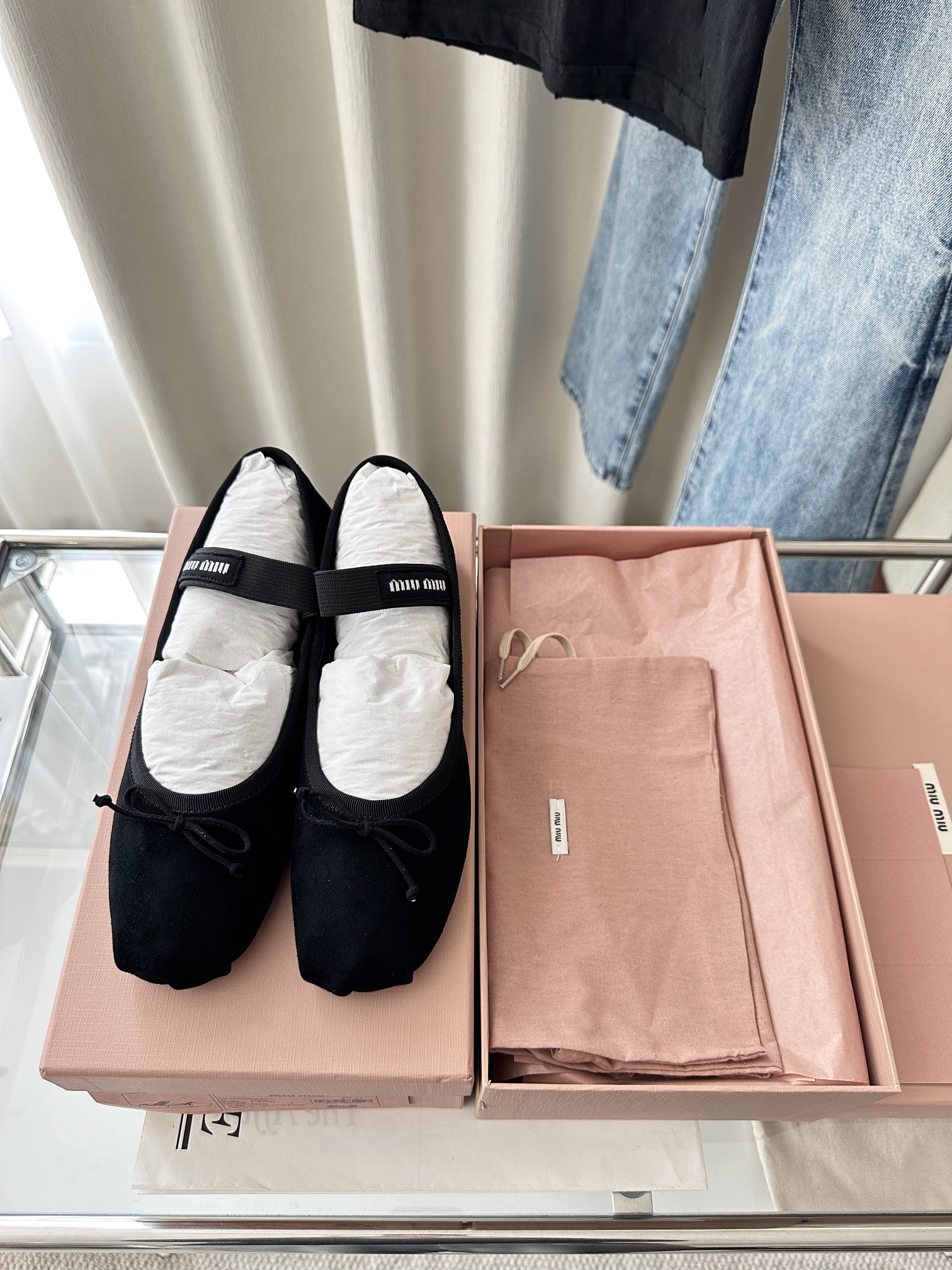 NO:782644,Top quality * New suede ballet shoes | Original purchasing agent level - black Material and craftsmanship Original suede fabric Leather lining Upper embellished with bows and knitted logo tags decorated with elastic bands Leather soles Rubber heels Size35-40, ballet shoes, chamois leather19860909顶级品质 * 新款麂皮芭蕾舞鞋｜原版购入代购级别 -黑色 材质与工艺 原版麂皮面料 皮革里衬 鞋面点缀蝴蝶结和针织徽标标签装饰弹力带 皮革鞋底橡胶鞋跟 Size35-40,芭蕾舞鞋,chamois leather,Women's Shoes