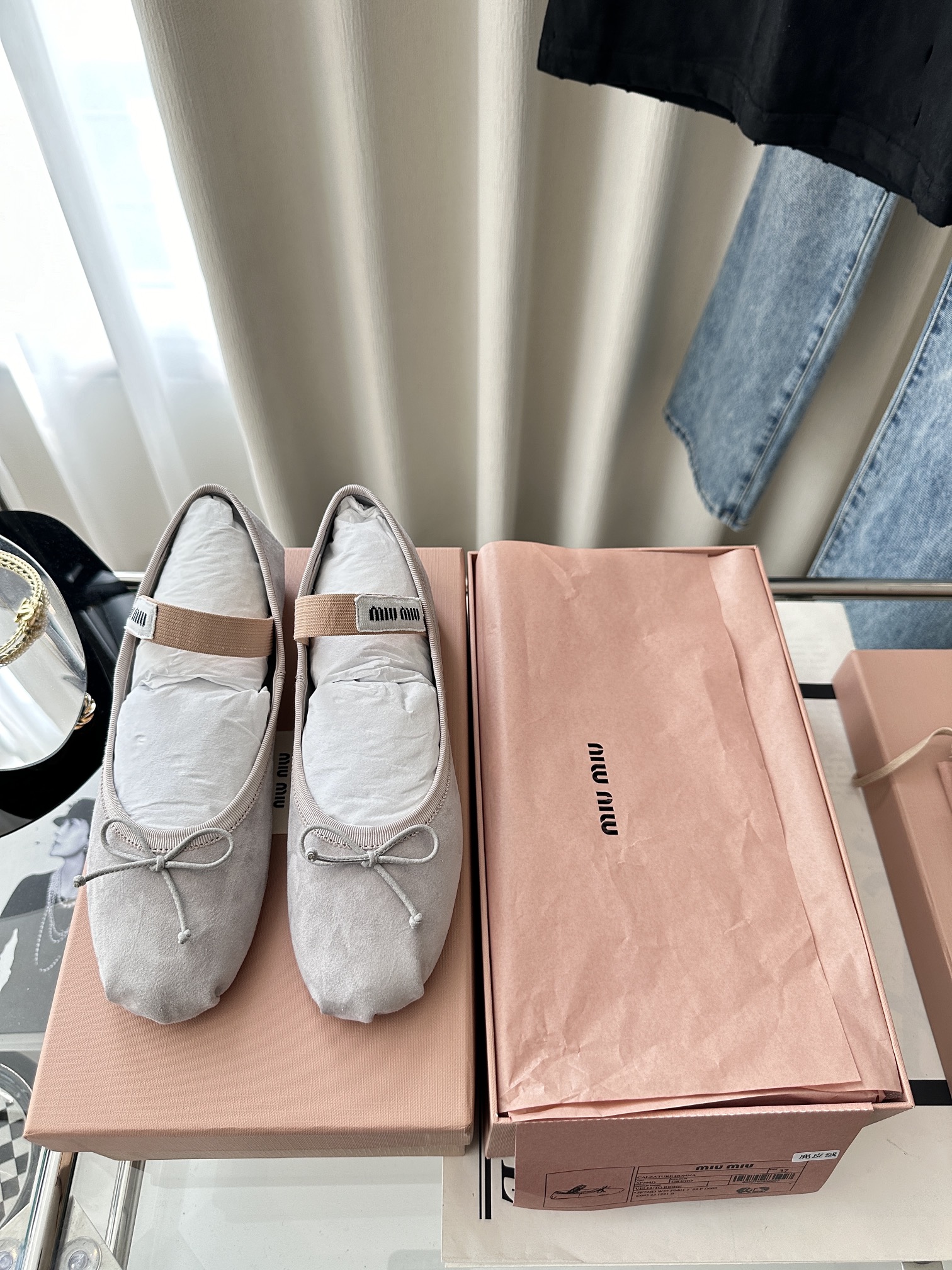 NO:782651,Top quality * New suede ballet shoes | Original purchasing agent level - Gray Material and craftsmanship Original suede fabric Leather lining Upper embellished with bows and knitted logo tags decorated with elastic bands Leather soles Rubber heels Size35-40, ballet shoes, chamois leather19860909顶级品质 * 新款麂皮芭蕾舞鞋｜原版购入代购级别 -灰色 材质与工艺 原版麂皮面料 皮革里衬 鞋面点缀蝴蝶结和针织徽标标签装饰弹力带 皮革鞋底橡胶鞋跟 Size35-40,芭蕾舞鞋,chamois leather,Women's Shoes