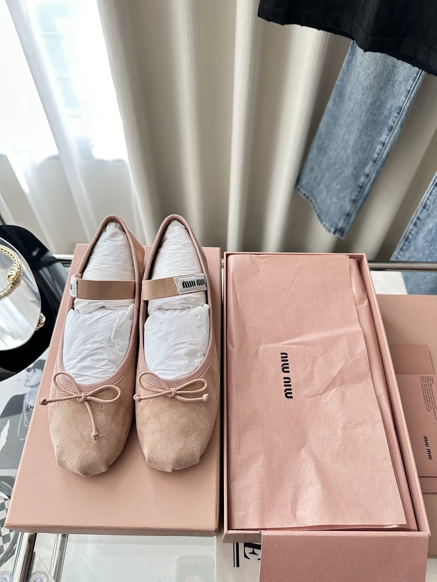 NO:782706,Top quality * New suede ballet shoes | Original purchasing agent level - Nude pink Material and craftsmanship Original suede fabric Leather lining Upper embellished with bows and knitted logo tags decorated with elastic bands Leather soles Rubber heels Size35-40, ballet shoes, chamois leather19860909顶级品质 * 新款麂皮芭蕾舞鞋｜原版购入代购级别 -裸粉 材质与工艺 原版麂皮面料 皮革里衬 鞋面点缀蝴蝶结和针织徽标标签装饰弹力带 皮革鞋底橡胶鞋跟 Size35-40,芭蕾舞鞋,chamois leather,Women's Shoes