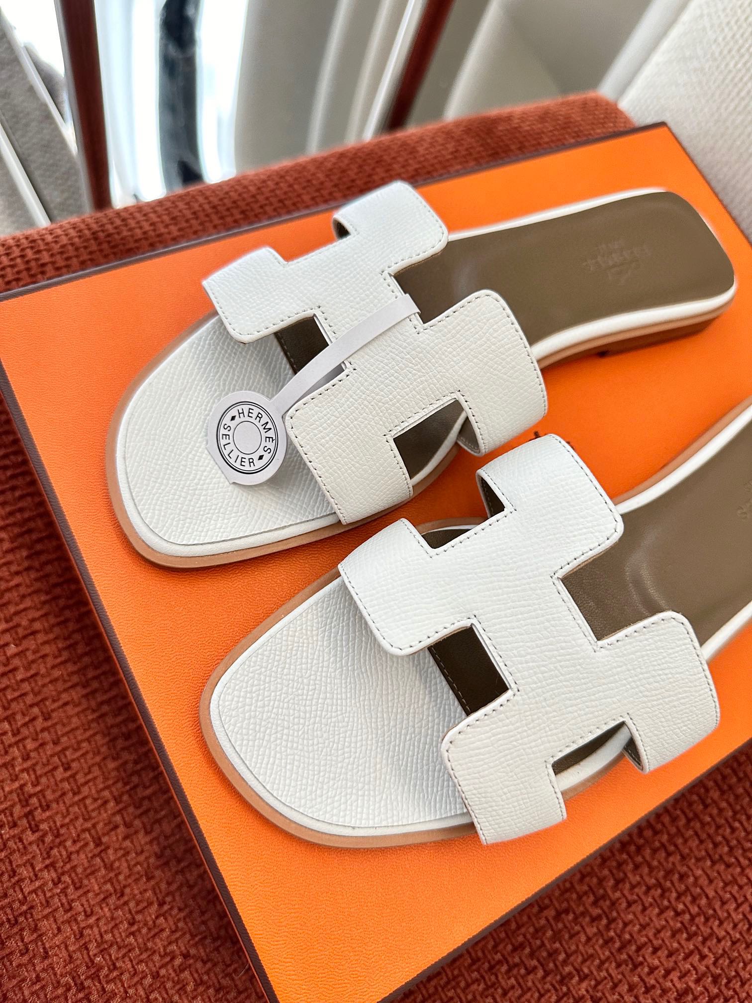 NO:263706,: Details - Classic H upper, fully displaying the brand's classic style, is the finishing touch in the wardrobe, slippers, slippers19860909: 细节图 -经典H鞋面,充分展现品牌经典风格,是衣柜中的点睛单品,拖鞋,slippers,Women's Shoes