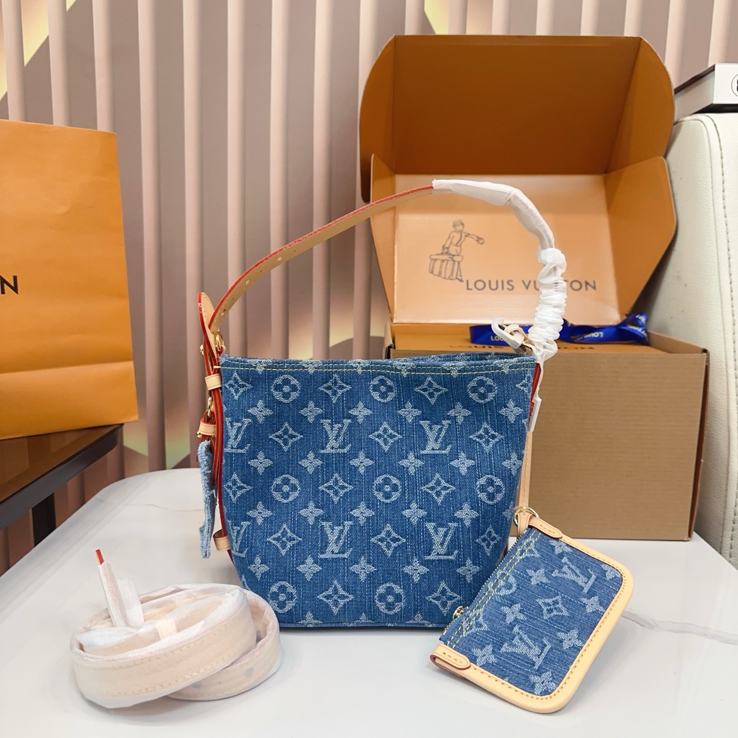 P278 Folding Gift Box Airplane Box | | Size: 18 16cm | Lv All In Bb Heavyweight Denim | Full Of High-end Feel | One Pack With Multiple Backs, I Can Only Say That This Pack Is Worth Buying | Multiple Faces L Family Aii In Bb | 25ss Bucket Bag Xb