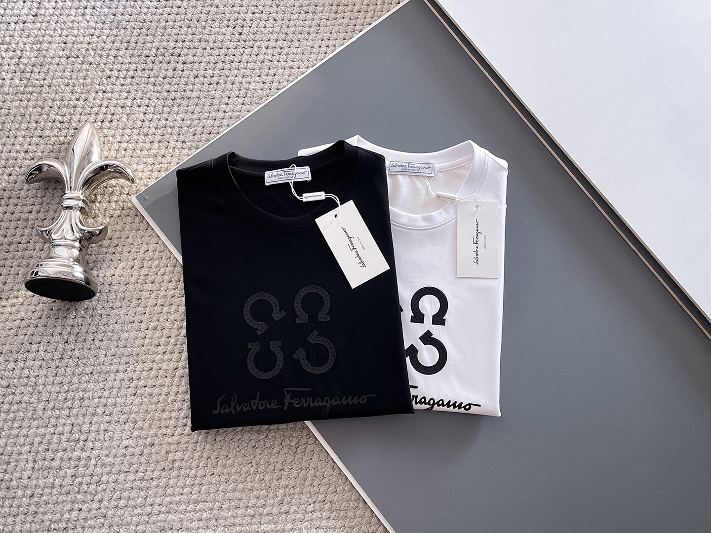 NO:133785,FERRAGAMO 2025 new summer model number 87003 digit number M~3XL color black, white, ferragamo, alexander wang19860909FERRAGAMO 2025 夏季新款 款号87003 码数M~3XL 颜色黑,白,,ferragamo,alexander wang,Men's clothing