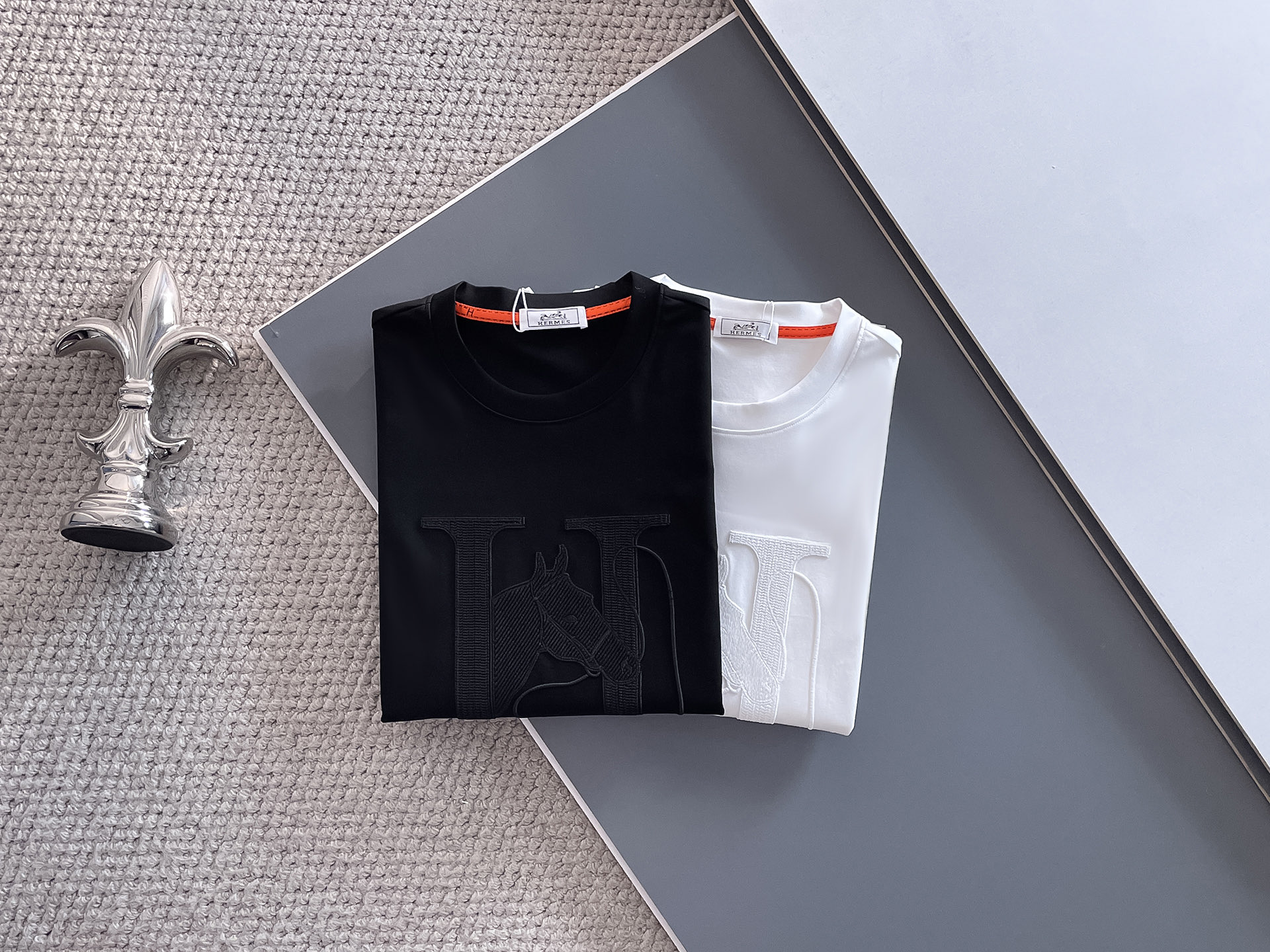 NO:133812,Hermes 2025 summer new model model number 87060 digit M~3XL color black, white, hermes,alexander wang19860909Hermes 2025 夏季新款 款号87060 码数M~3XL 颜色黑,白,,hermes,alexander wang,Men's clothing