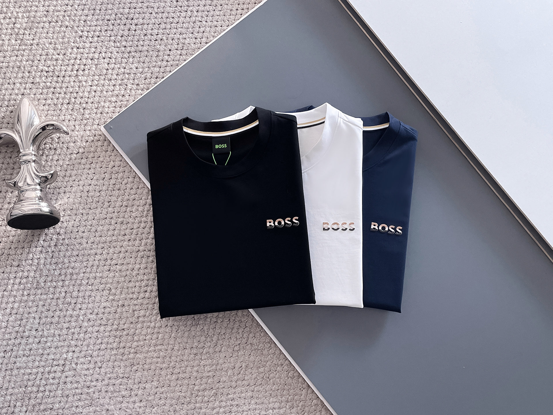 NO:133794,BOOS 2025 summer new model model number 87016 code number M~3XL color white, black, royal blue, alexander wang19860909BOOS 2025夏季新款 款号87016 码数M~3XL 颜色白,黑,宝蓝,,alexander wang,Men's clothing
