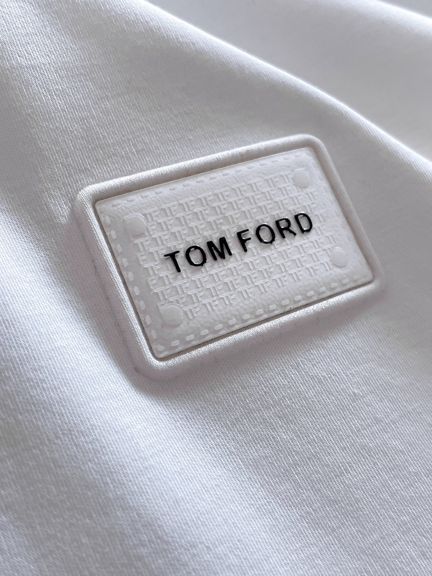 High-end Silk Filament Short-Sleeve T-shirts by Tom Ford: Craftsmanship and Style Excellence - 图片 7
