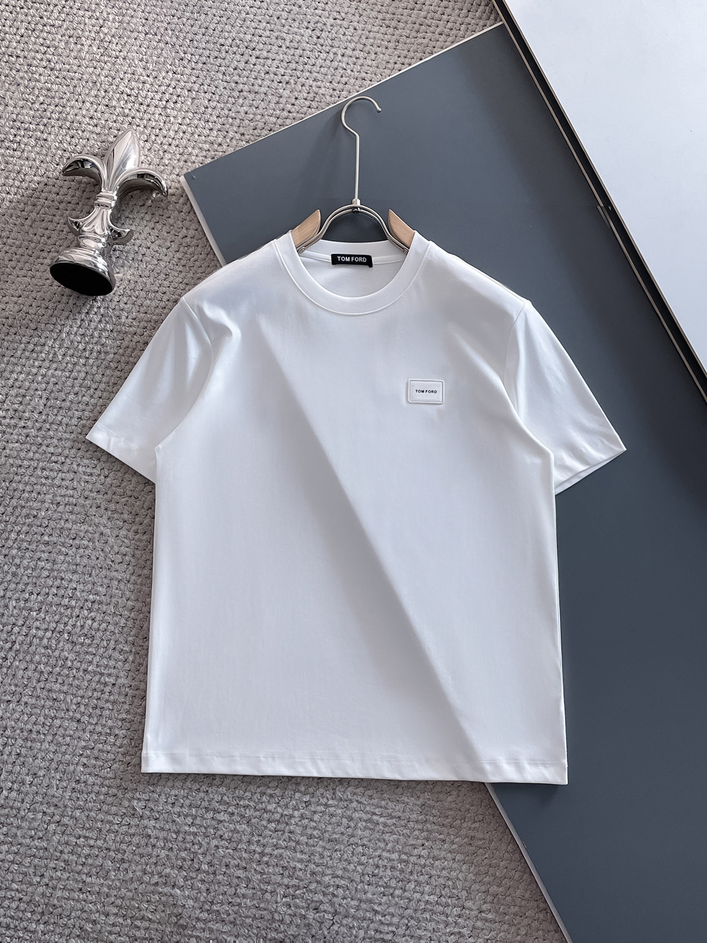 High-end Silk Filament Short-Sleeve T-shirts by Tom Ford: Craftsmanship and Style Excellence - 图片 3