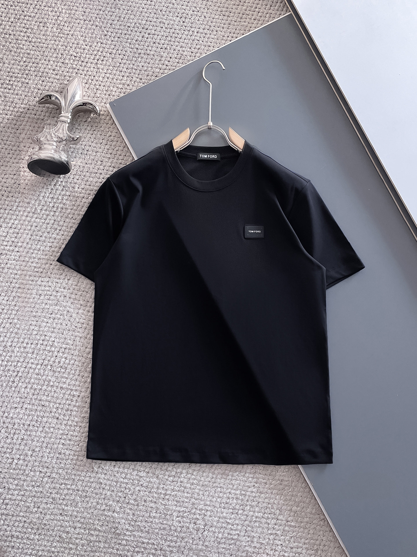 High-end Silk Filament Short-Sleeve T-shirts by Tom Ford: Craftsmanship and Style Excellence - 图片 2