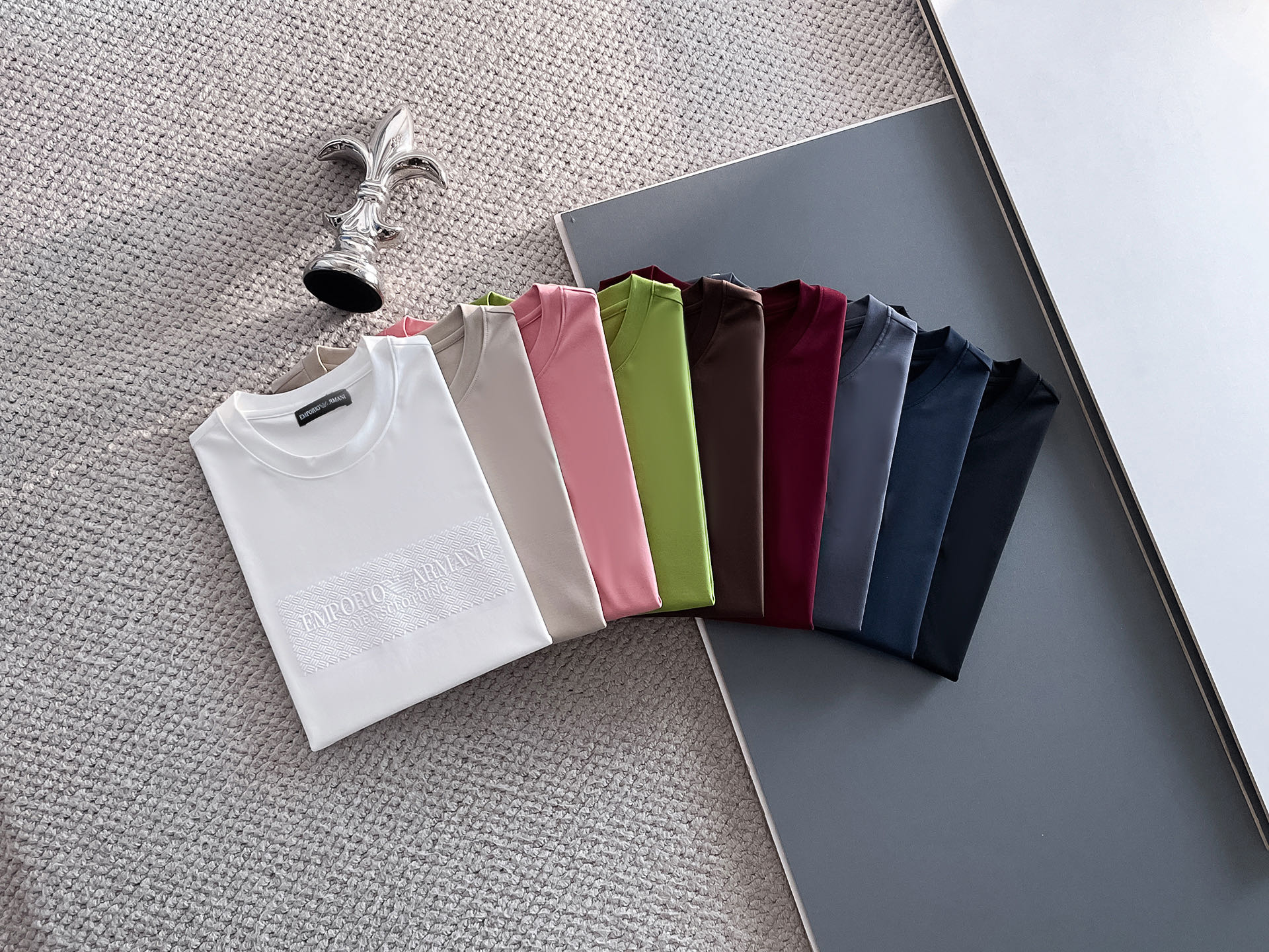 NO:159302,Armani 2025 Summer Color Series Model Number 87022 Number of digits M~3XL Color Black, White, Gray, Green, Pink, Coffee, Apricot, Blue, Red, Armani, Alexander wang19860909Armani 2025 夏季彩色系列 款号87022 码数M~3XL 颜色黑,白,灰,绿,粉,咖,杏,蓝,红,,armani,alexander wang,Men's clothing