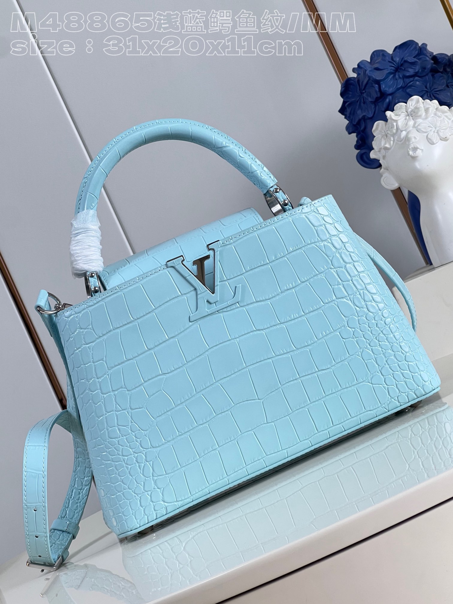 顶级原单M48865浅蓝鳄鱼纹/中号CapucinesMM手袋由鳄鱼皮制成经上光处理闪耀迷人奢华的山羊皮