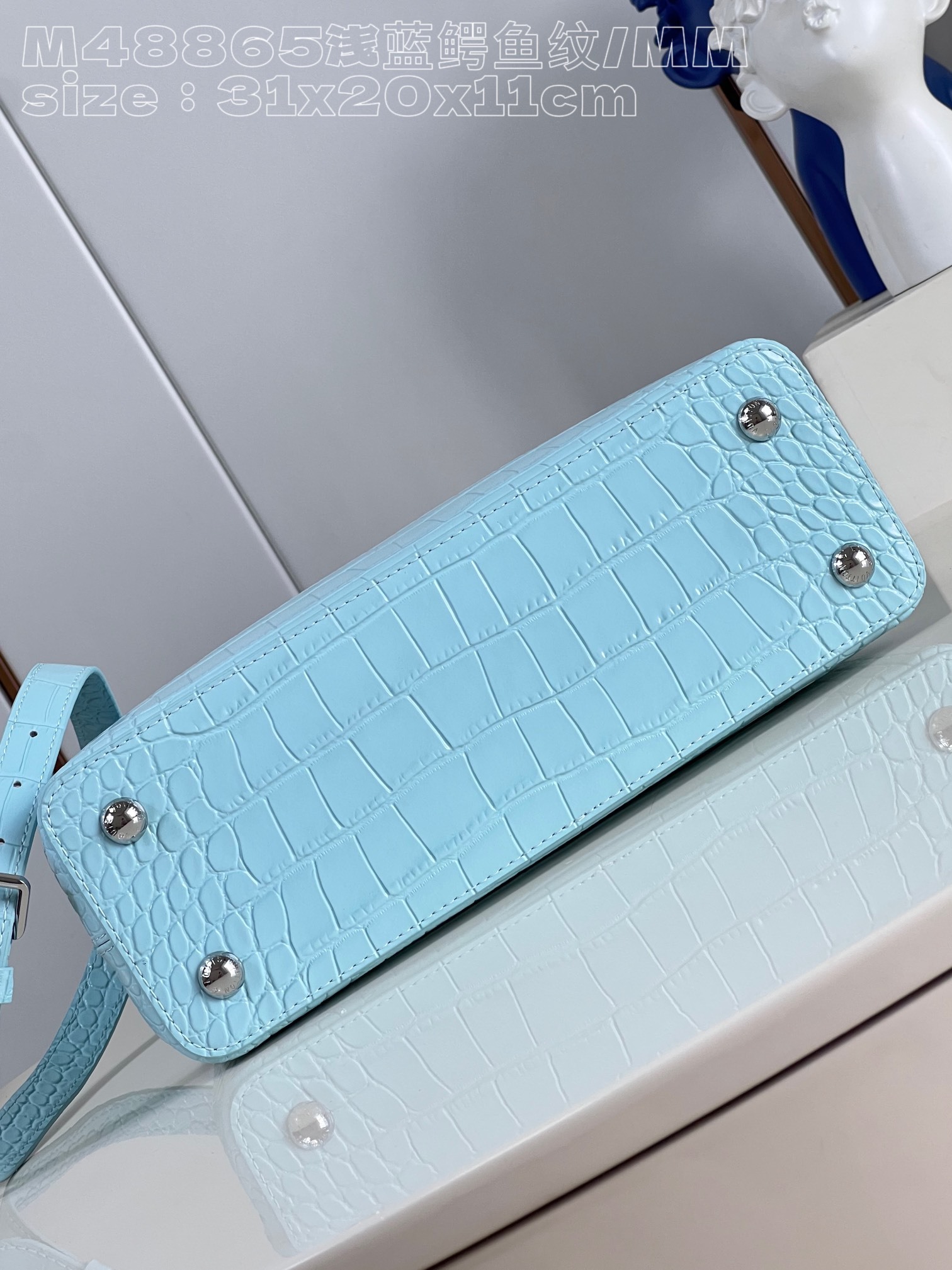 顶级原单M48865浅蓝鳄鱼纹/中号CapucinesMM手袋由鳄鱼皮制成经上光处理闪耀迷人奢华的山羊皮
