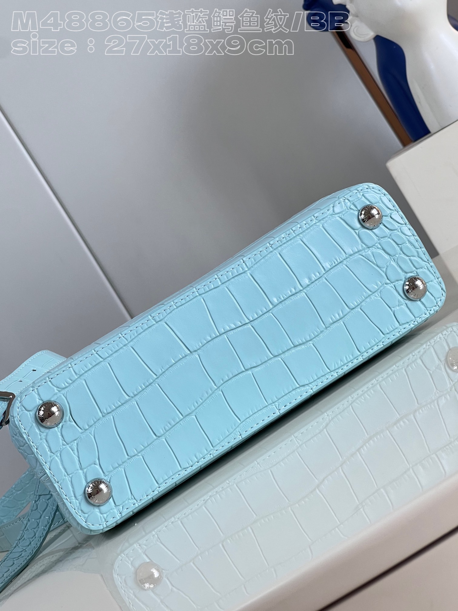 顶级原单M48865浅蓝鳄鱼纹/小号CapucinesBB手袋由鳄鱼皮制成经上光处理闪耀迷人奢华的山羊皮