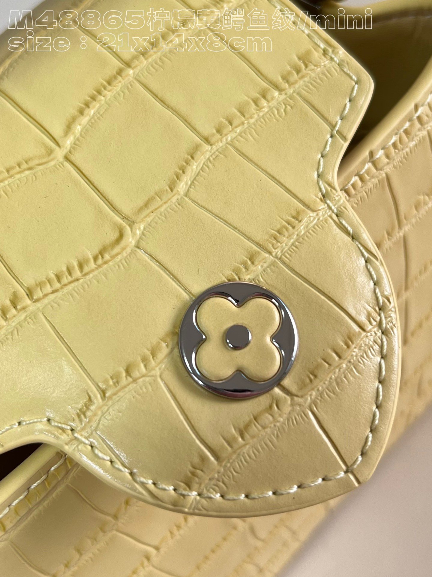 顶级原单M48865柠檬黄鳄鱼纹/迷你Capucinesmini手袋由鳄鱼皮制成经上光处理闪耀迷人奢华的