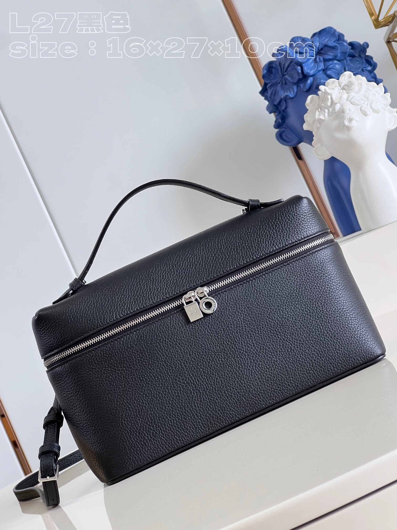 NO:400830,[Exclusive real photo L27 black] This wide-opening small bag is made of rolling calf leather and is equipped with shoulder straps. It is a versatile mini bag. Size 16×27×10cm, height×width×deep [celebration] Feedback price Rejected bargaining, LV [original leather], louis vuitton, mini bags, cowhide19860909【独家实拍 L27黑】这款宽开口小袋采用滚揉小牛皮打造,配有肩带,是一款百搭迷你包.尺寸16×27×10cm 高×宽×深 [庆祝]回馈价 拒绝议价,LV【原厂皮】,louis vuitton,mini bags,cowhide,Bag