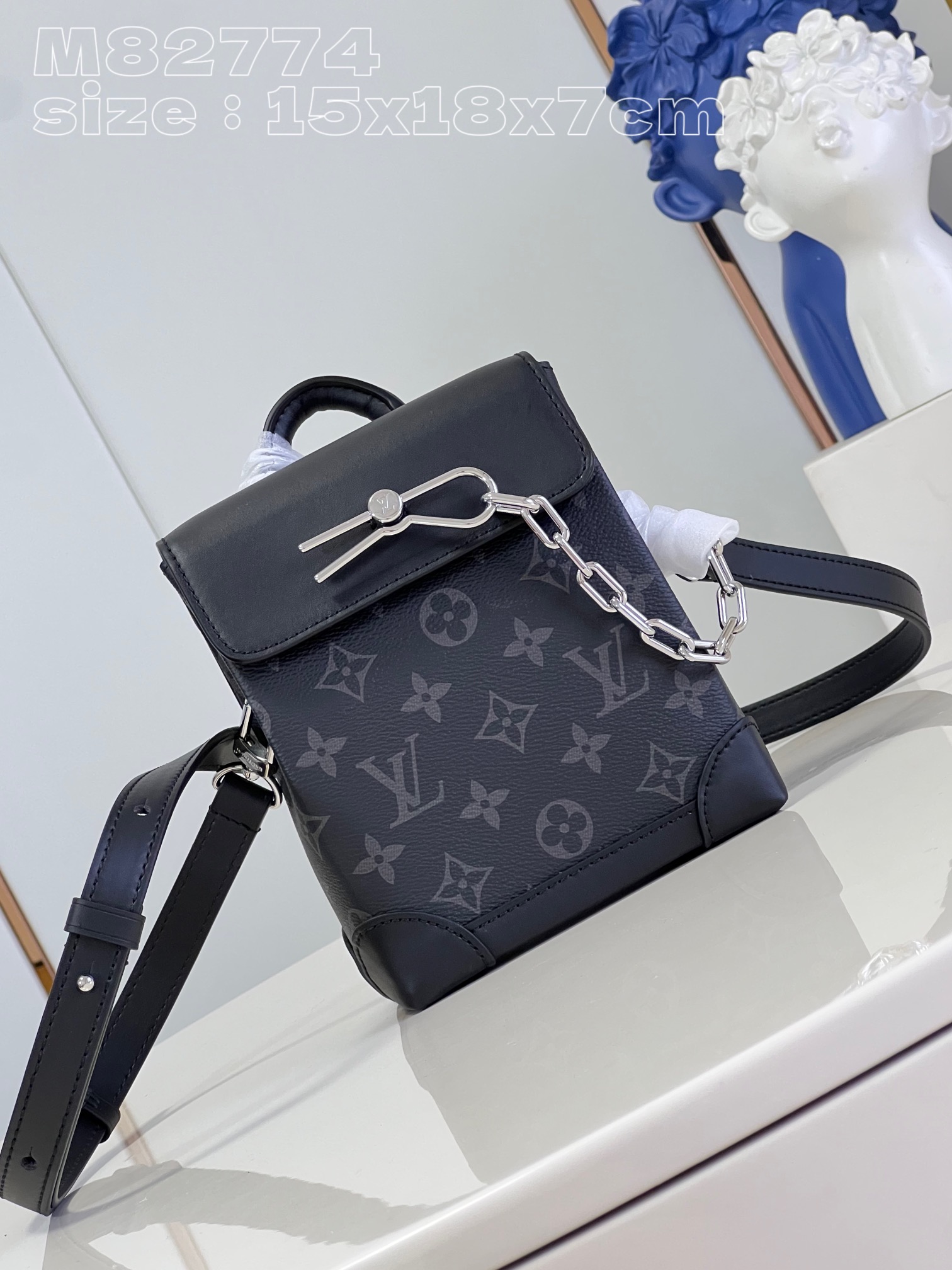 Louis Vuitton Fake
 Bags Handbags Black Monogram Canvas Chains M82774