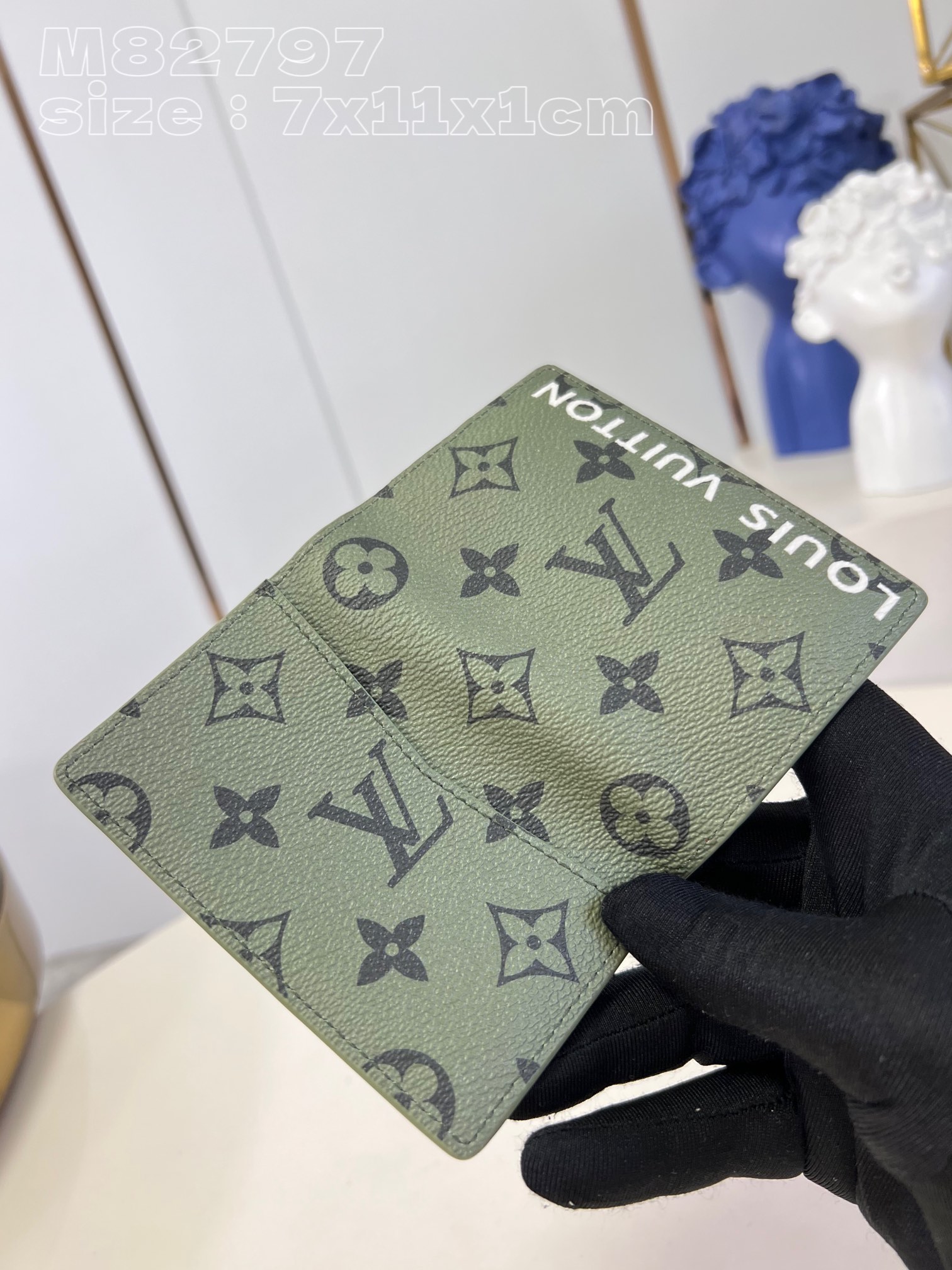 Louis Vuitton Haute Couture Haute Couture Ready-to-Wear Clothing Dress 4
