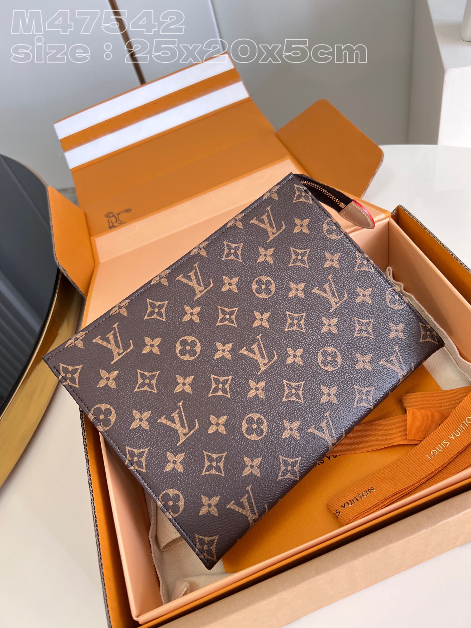 Louis Vuitton AAAA
 Clutches & Pouch Bags Monogram Canvas Cowhide M47542