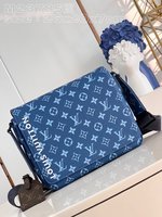 Louis Vuitton Store
 Messenger Bags Blue White Canvas M23785