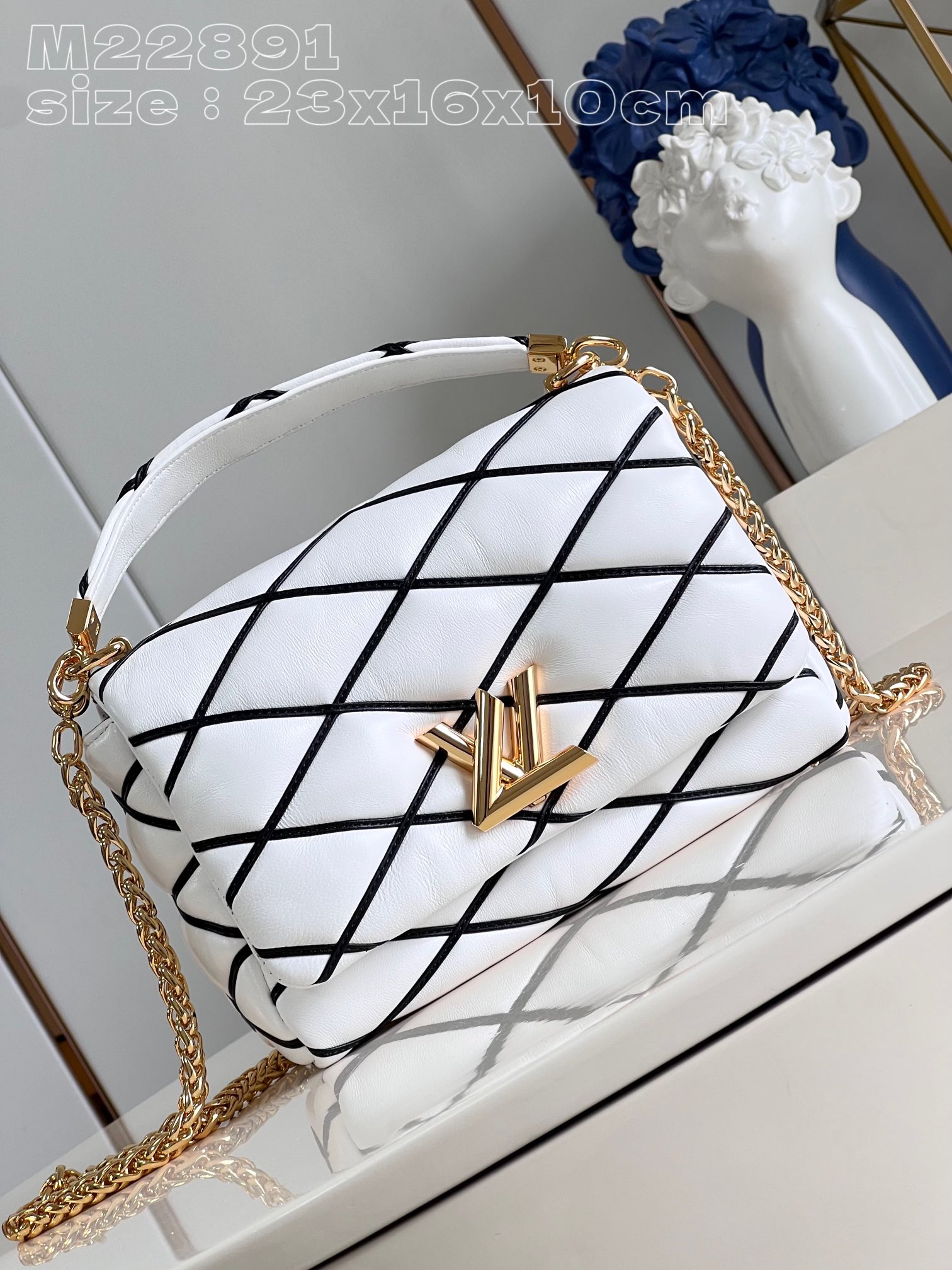 Louis Vuitton Good
 Bags Handbags White Sheepskin LV Twist Chains M22891