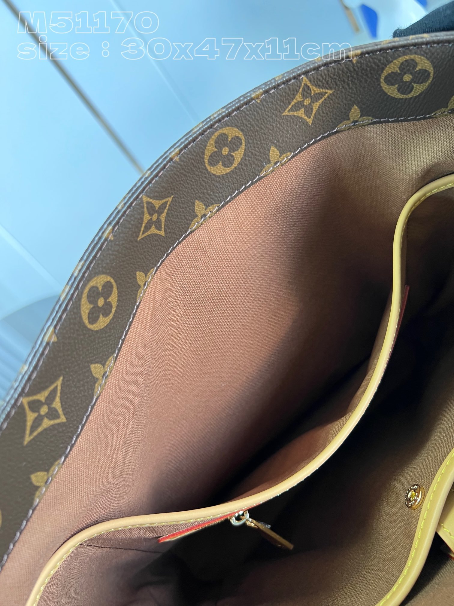 顶级原单M51170老花中古薇薇安购物袋采用经典柔软Monogram面料搭配变色黄皮饰边织物内衬以一个日