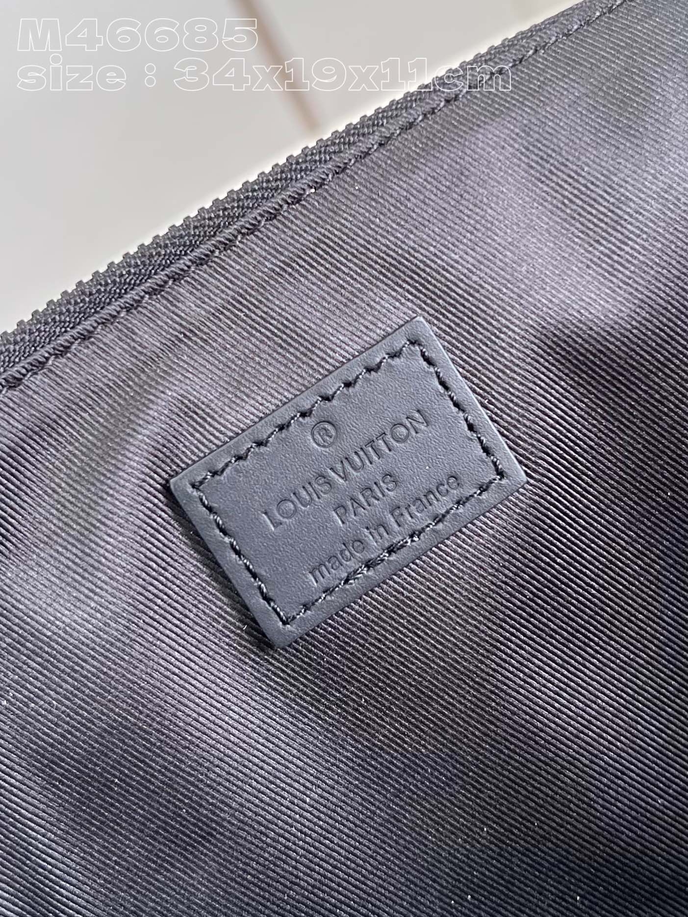 顶级原单M46685黑格Montsouris邮差包为MonogramEclipse帆布以摩登构型囊括充裕