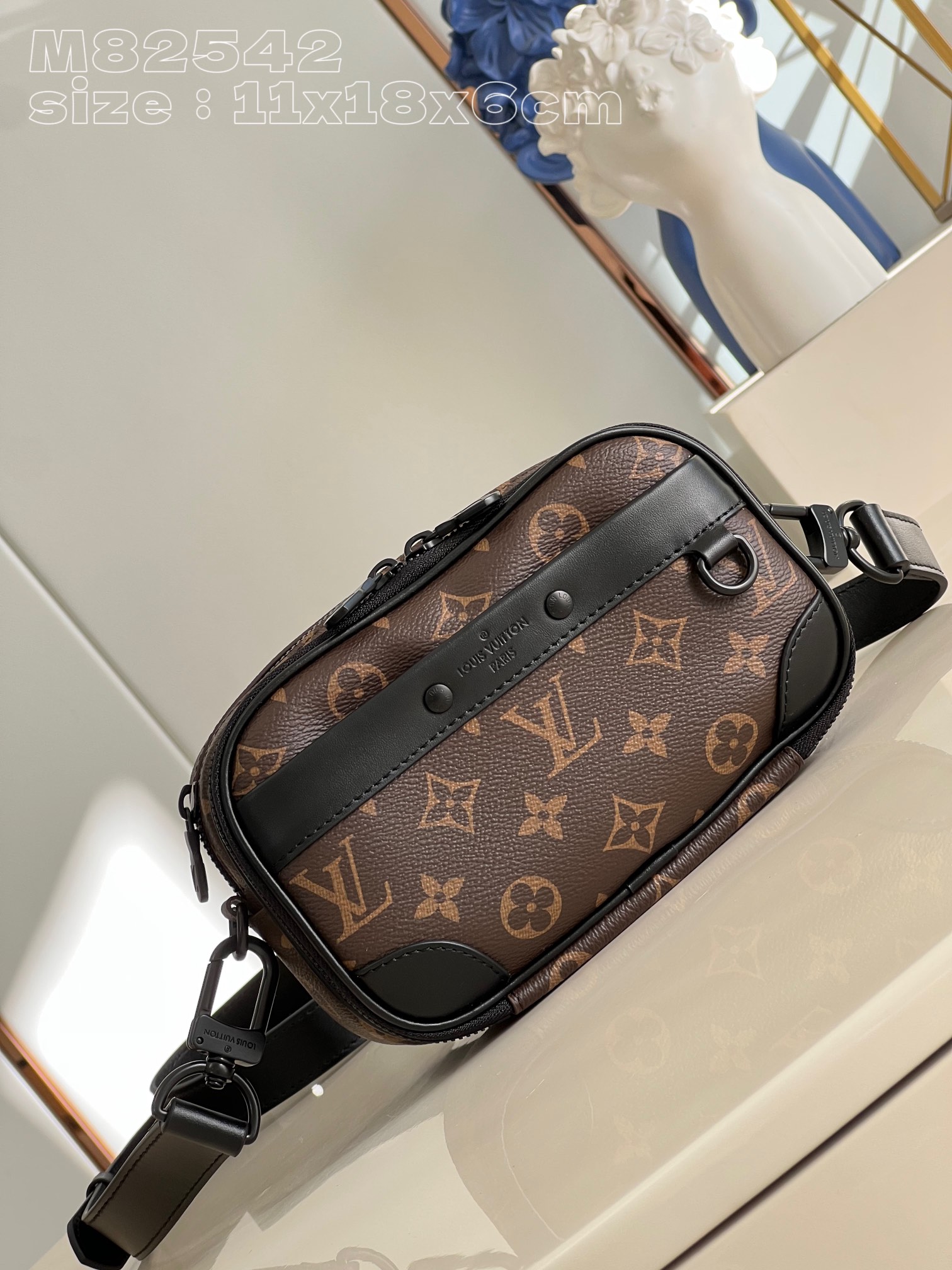 לואי ויטון תיקים תיקי יד Monogram Canvas קנבס רגיל M82542