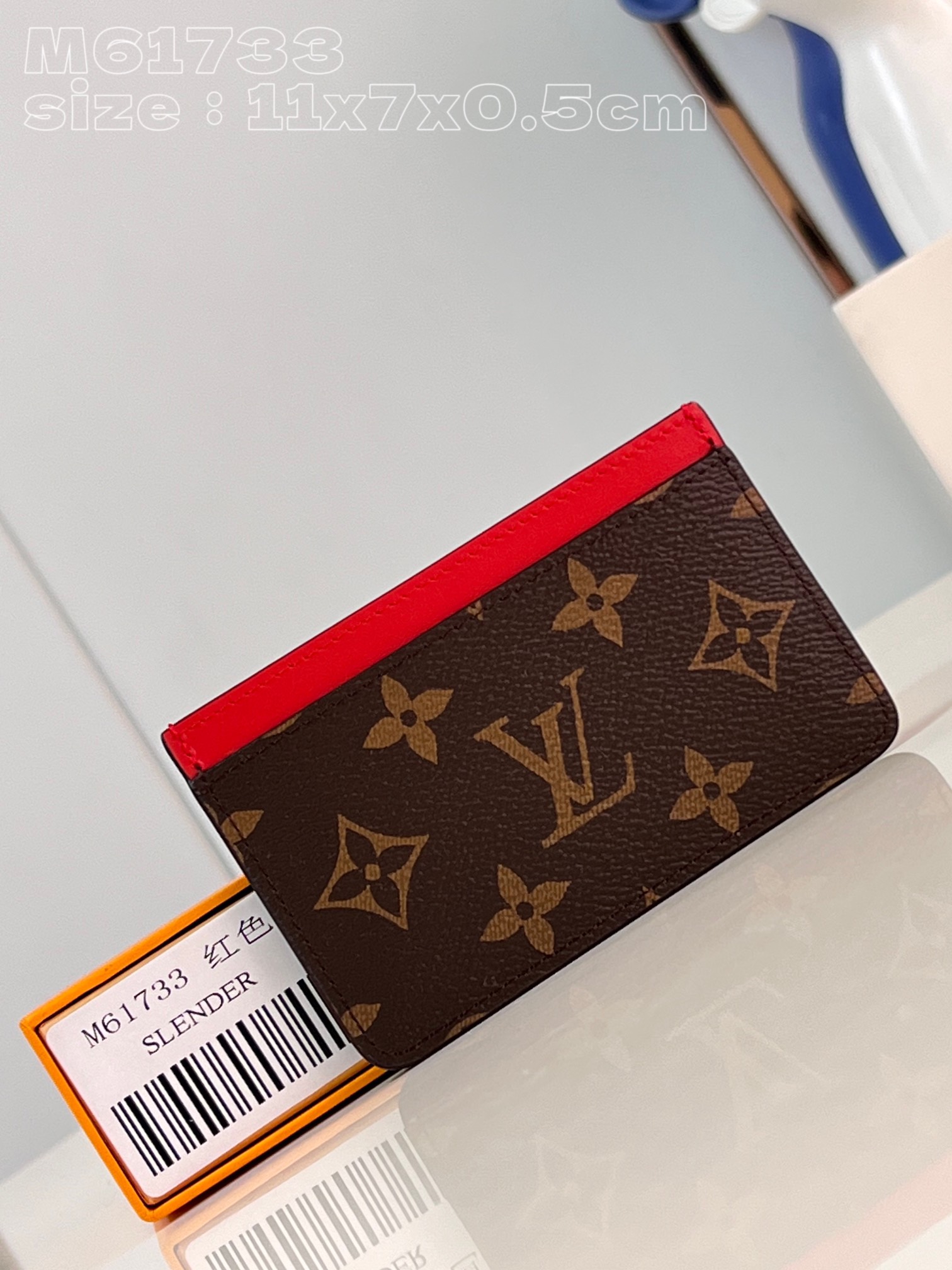 NO:401173,【Exclusive real photo M61733 red】M82869 This small card clip is made of Monogram Macassar coated canvas, which synchronizes bright tones for cowhide leather trim and exquisite lining. The interior space can accommodate large cards and notes, and the external mezzanine is convenient for the pick-up and storage of bank cards and transportation cards. 11 x 7 x 0.5 cm (length x height x width) V.160,LV [original leather],louis vuitton,cowhide19860909【独家实拍 M61733红】M82869 本款小号卡夹取材 Monogram Macassar 涂层帆布,为顶部牛皮革饰边和考究内衬同步渲染明亮色调.内部空间可容纳大号卡片和票据,外部夹层方便取放银行卡和交通卡.11 x 7 x 0.5厘米 (长度 x 高 x 宽) V.160,LV【原厂皮】,louis vuitton,cowhide,Bag