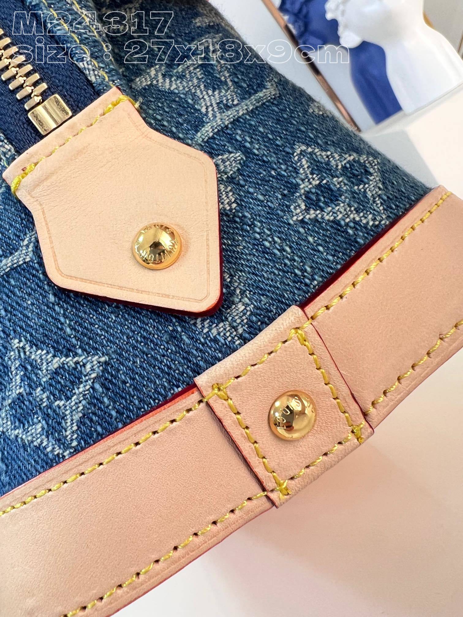 顶级原单M24317本款PochetteCosmétique化妆包以MonogramDenim面料裁出新