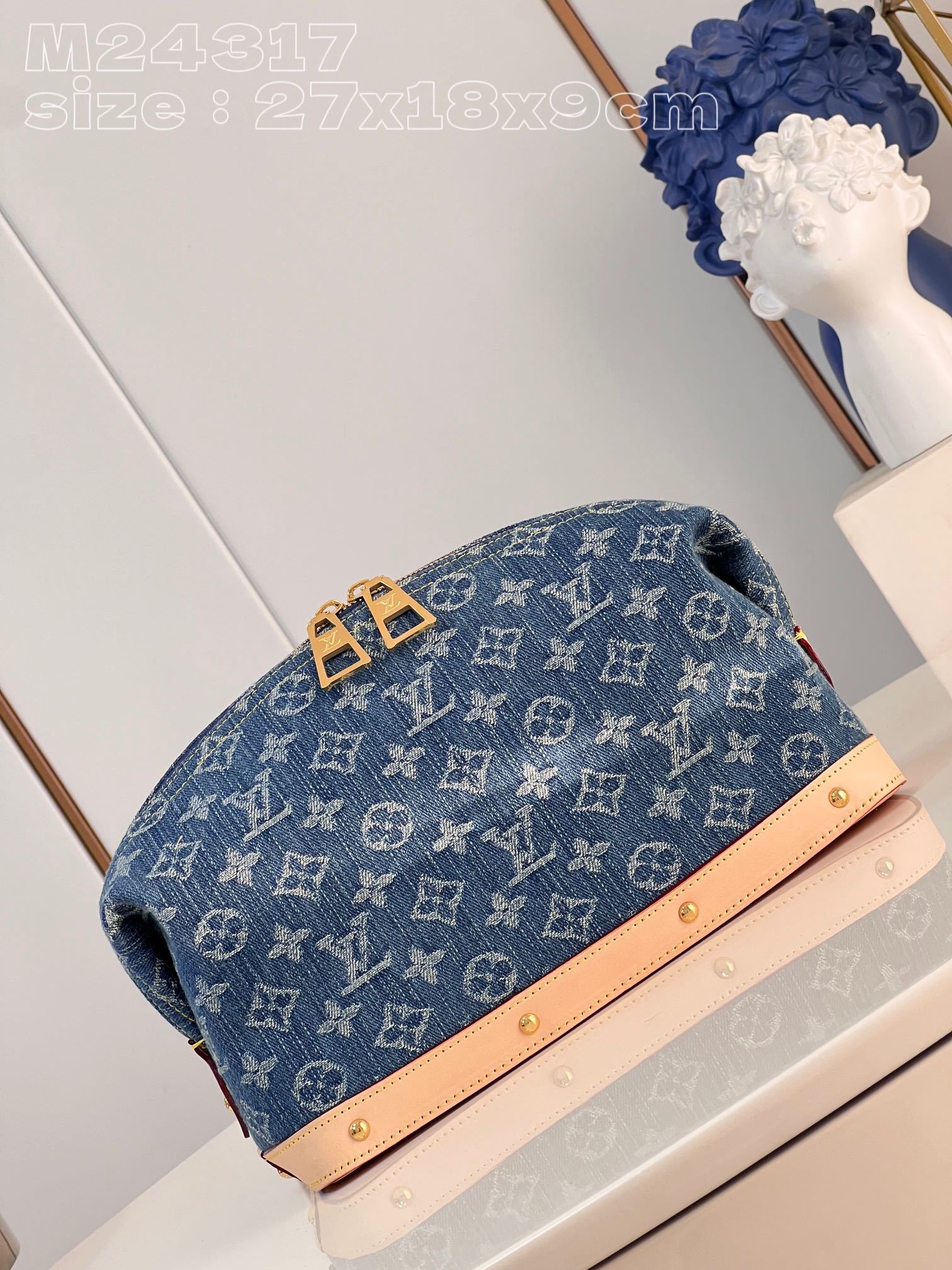 顶级原单M24317本款PochetteCosmétique化妆包以MonogramDenim面料裁出新
