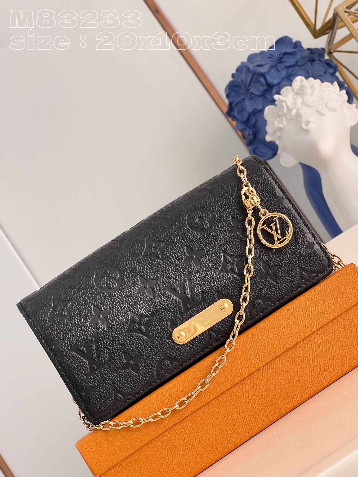 Louis Vuitton Wallet Black Gold Empreinte​ LV Circle M83233