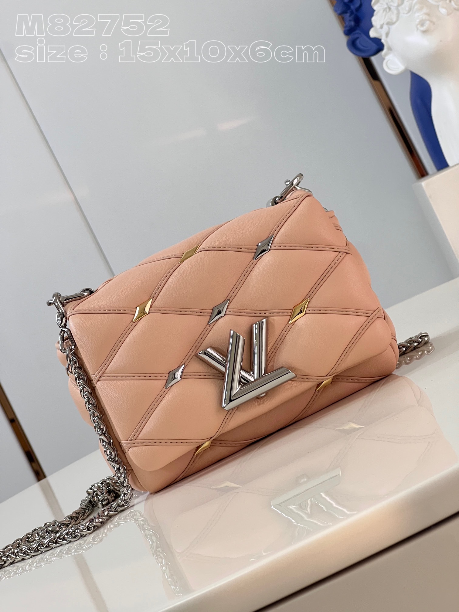 AAA+
 Louis Vuitton Bags Handbags Black Sheepskin LV Twist M82752