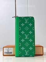 Louis Vuitton Wallet Green Monogram Canvas Fashion M30994
