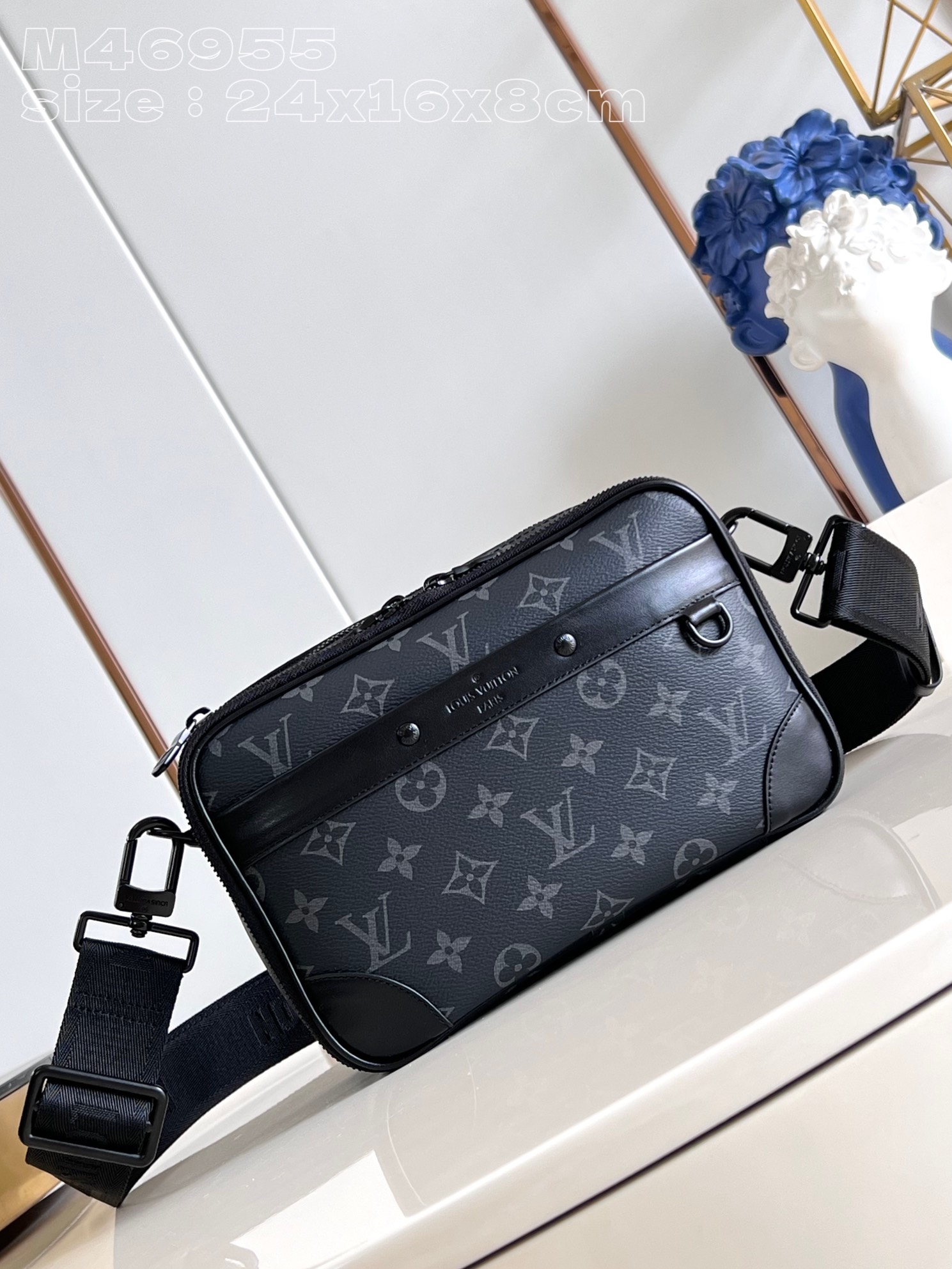 Louis Vuitton Messenger Bags Black Monogram Canvas M46955