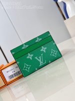 Louis Vuitton Fake
 Wallet Card pack Luxury 7 Star Replica
 Green Monogram Canvas Cowhide M31051