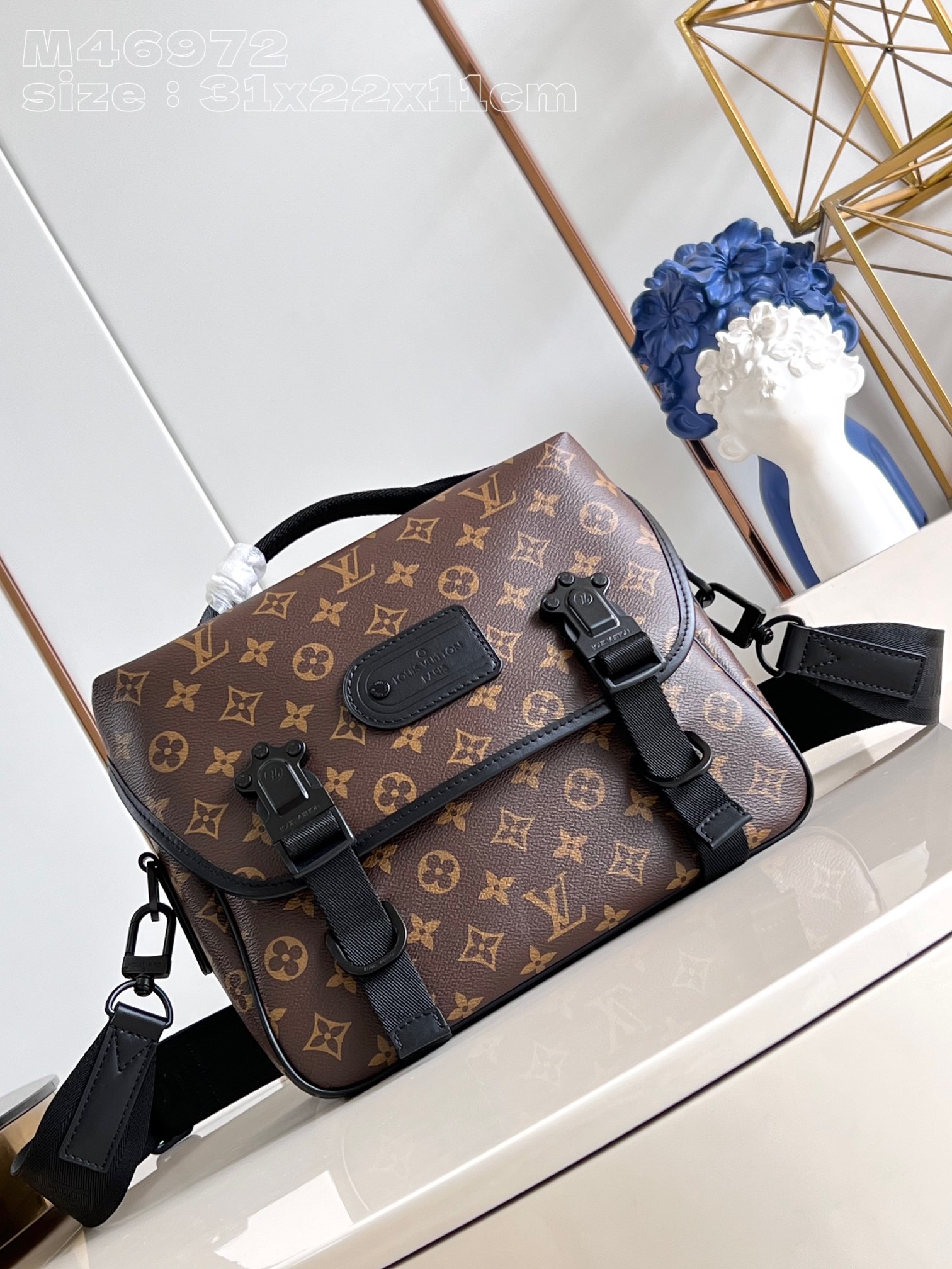 Louis Vuitton Replicas
 Messenger Bags Canvas M46972