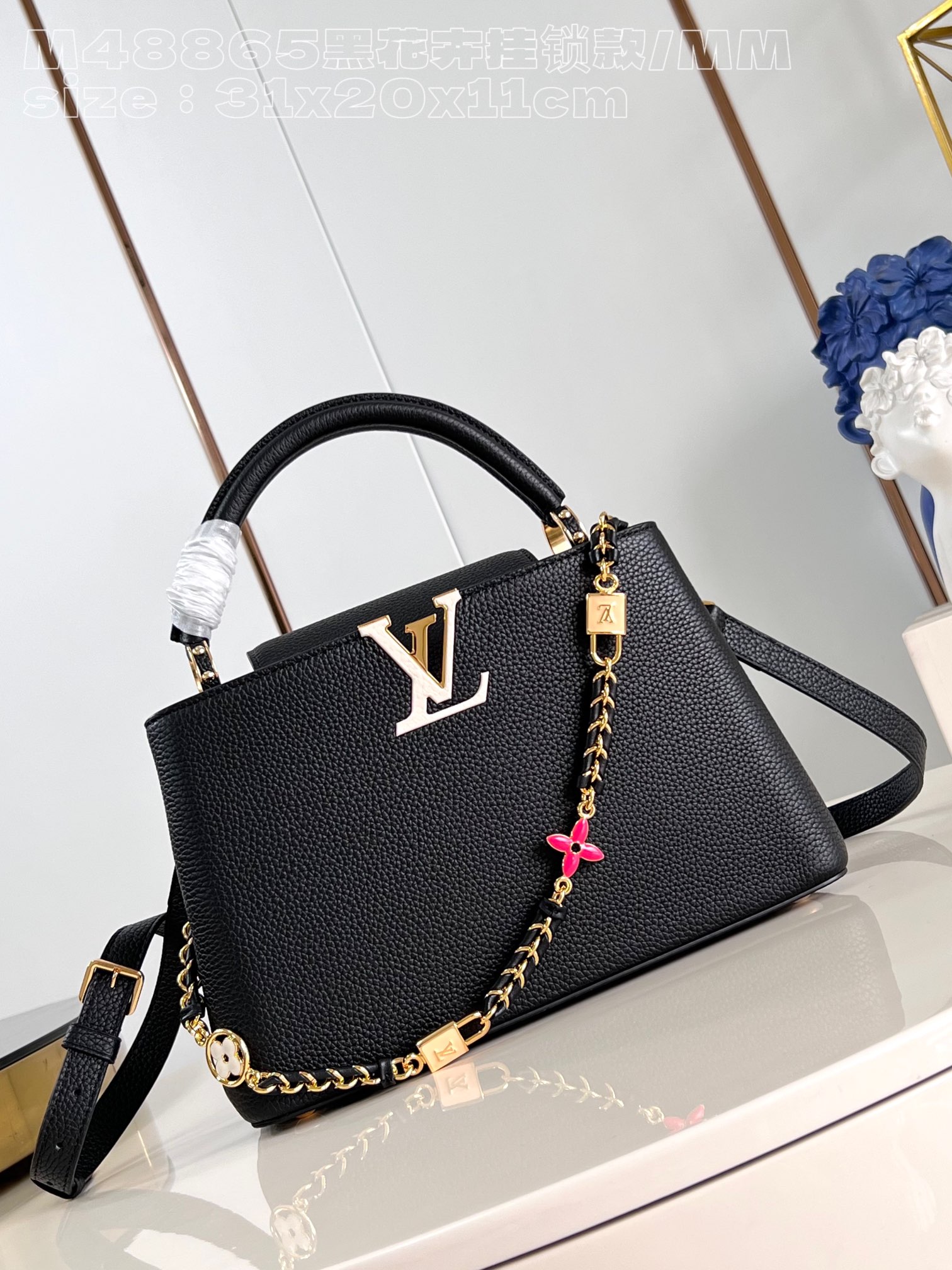 Louis Vuitton LV Capucines Shop
 Tassen handtassen Zwart Weven Monogram Eclipse Kettingen M48865