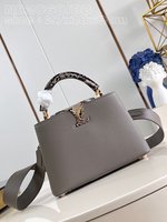 AAA+
 Louis Vuitton LV Capucines Sale
 Tassen handtassen Grijs Lichtgrijs Taurillon N82068