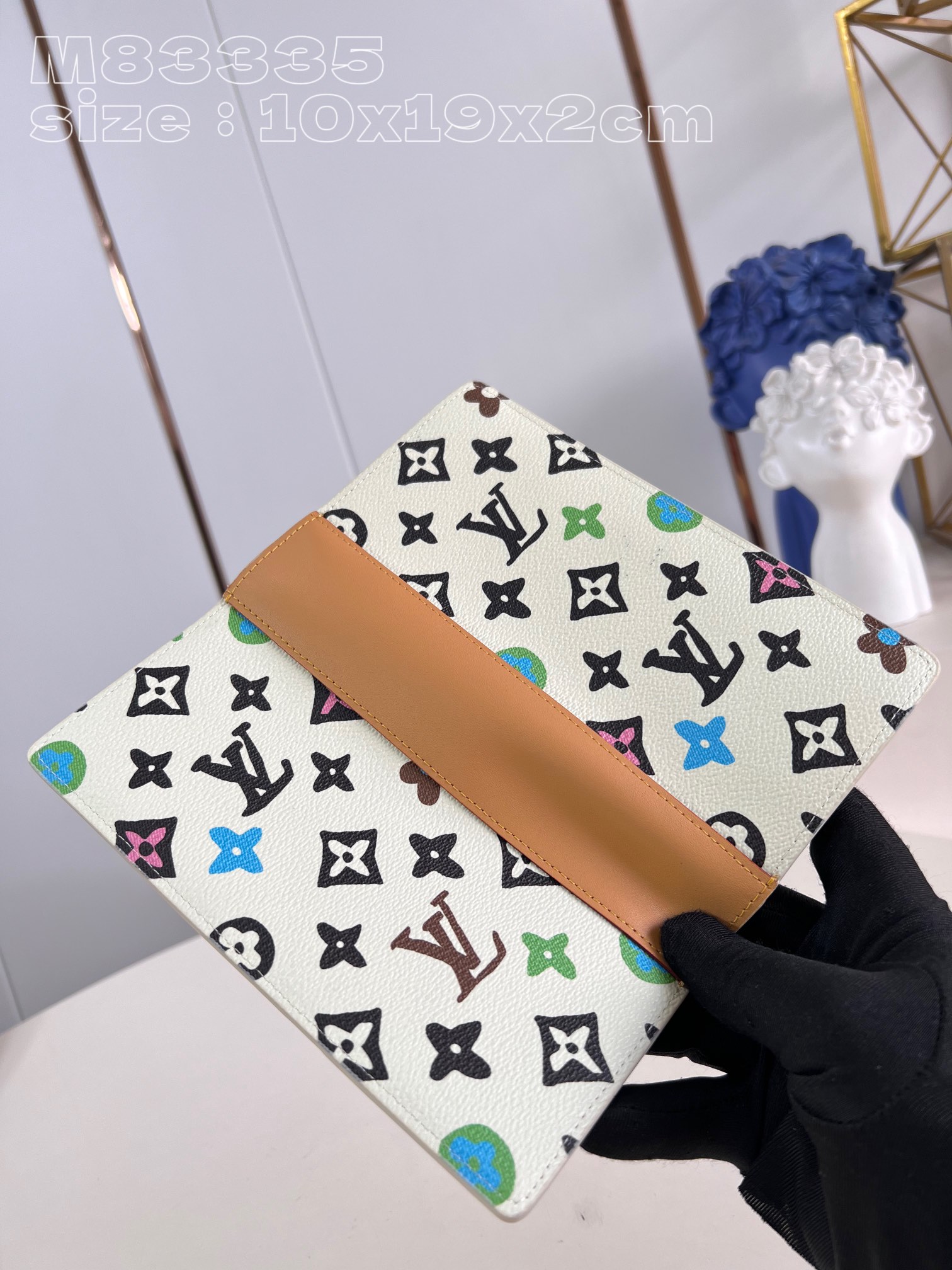顶级原单M83335白本款Brazza钱夹取材MonogramCraggy帆布以手绘笔触和糖果般的缤纷色